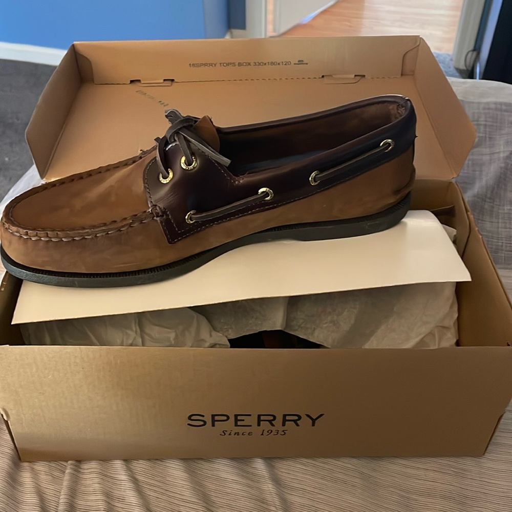 New in Box men’s shoes size 10